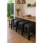 Piso De Plastico X6 Taburete Cuadrado Apilable Asiento 45cm Mate Texturizado Negro