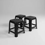 Piso De Plastico X3 Taburete Cuadrado Apilable Asiento 45cm Mate Texturizado Negro