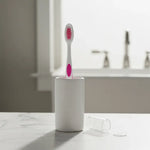 Cepillo De Dientes Higiene Dental Mango Ergonómico Con Tapa Fucsia